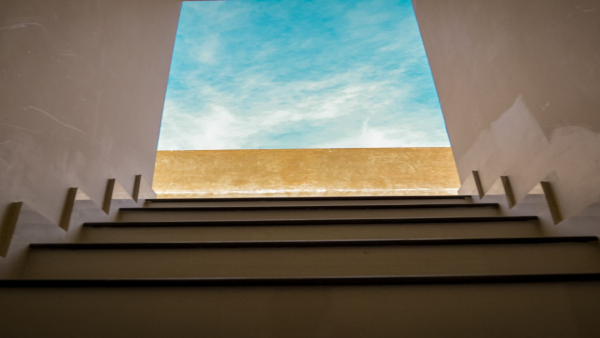 “なんとなく続けてる”から卒業。介護資格者の未来設計術